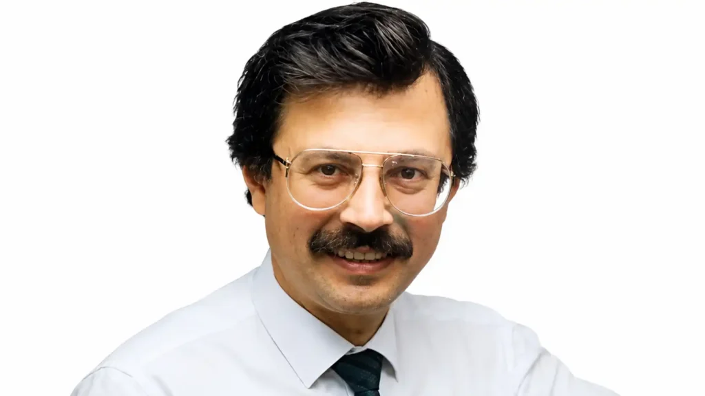 Adnan Kahveci Kimdir?