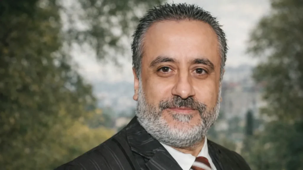 Erol Köse Kimdir?
