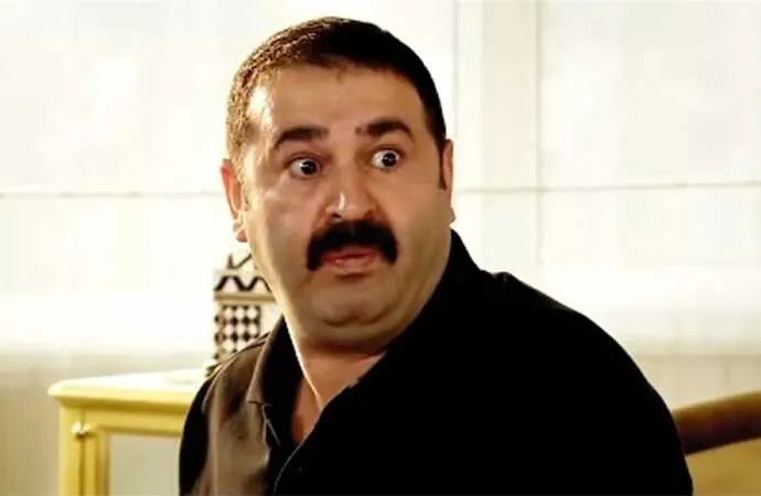 Şafak Sezer Kimdir?
