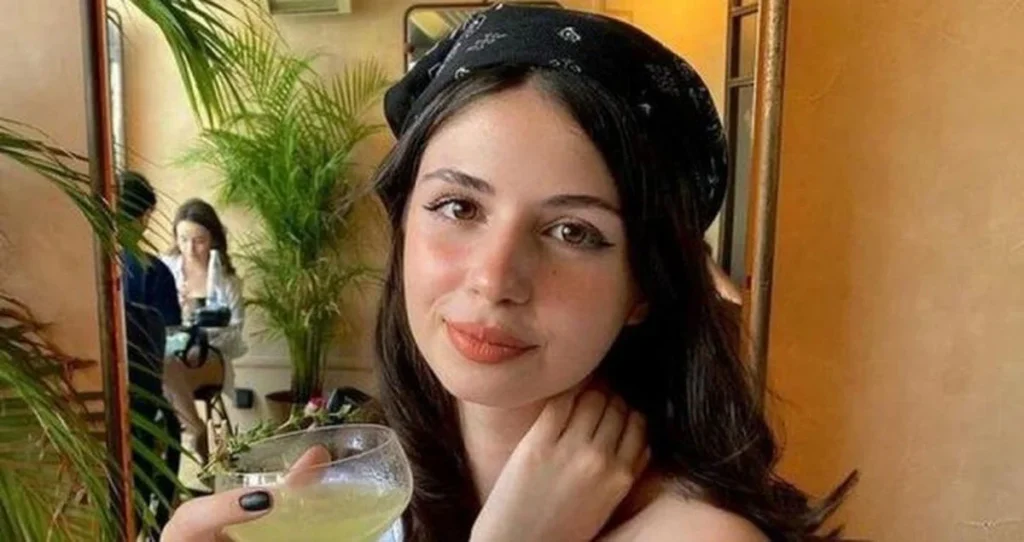 Zeynep Atılgan Kimdir?